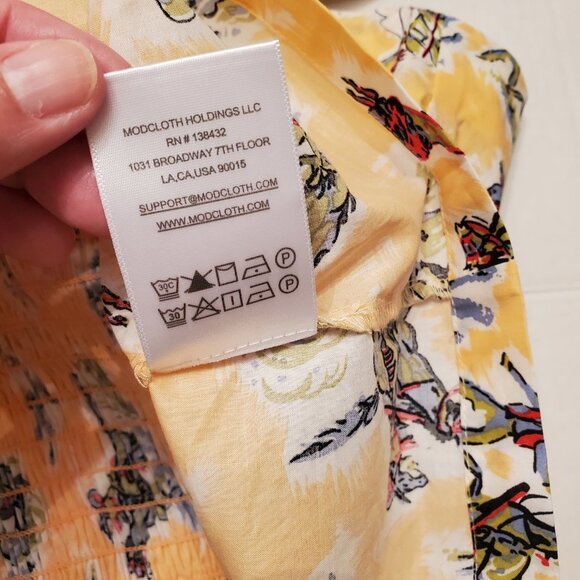 Modcloth Cropped Yellow Western Scene Sleeveless Blouse - Picture 11 of 15